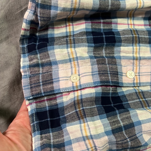 Gap Flowy Plaid Blouse with Elastic-End Sleeves - Picture 4 of 5